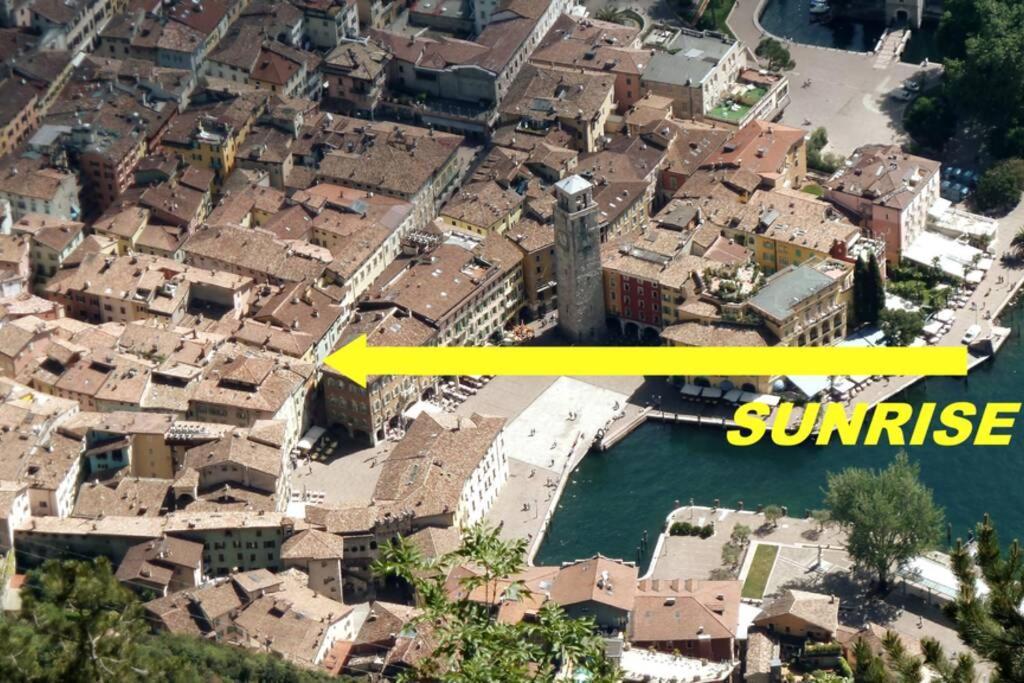 Appartamento Sunrise - Centro Storico N2 Riva del Garda Exterior foto