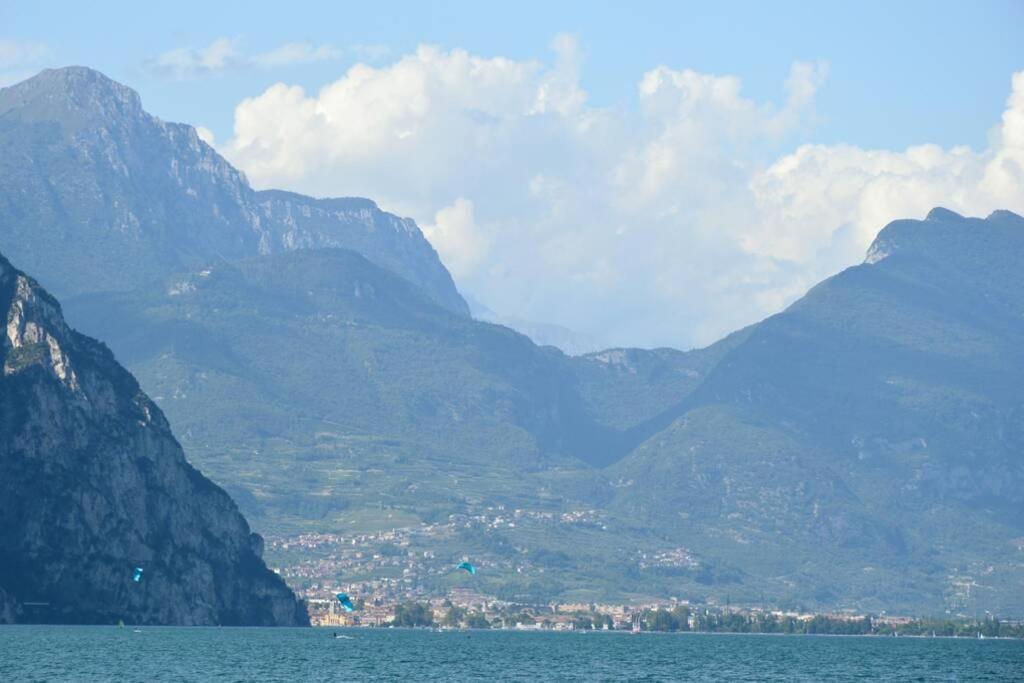 Appartamento Sunrise - Centro Storico N2 Riva del Garda Exterior foto