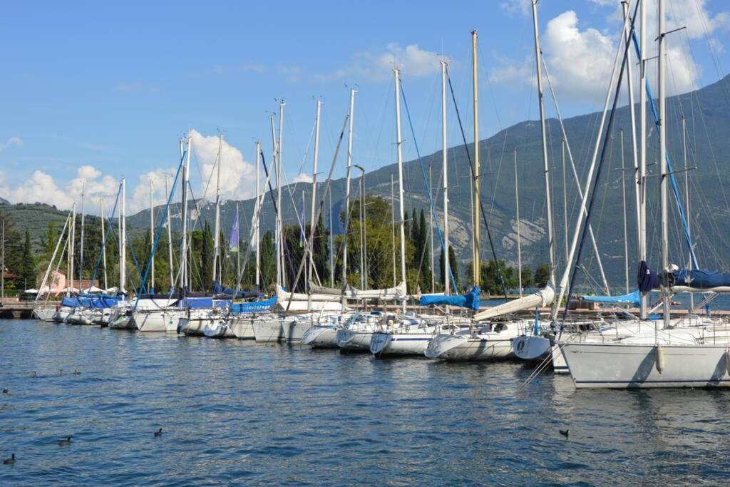 Appartamento Sunrise - Centro Storico N2 Riva del Garda Exterior foto